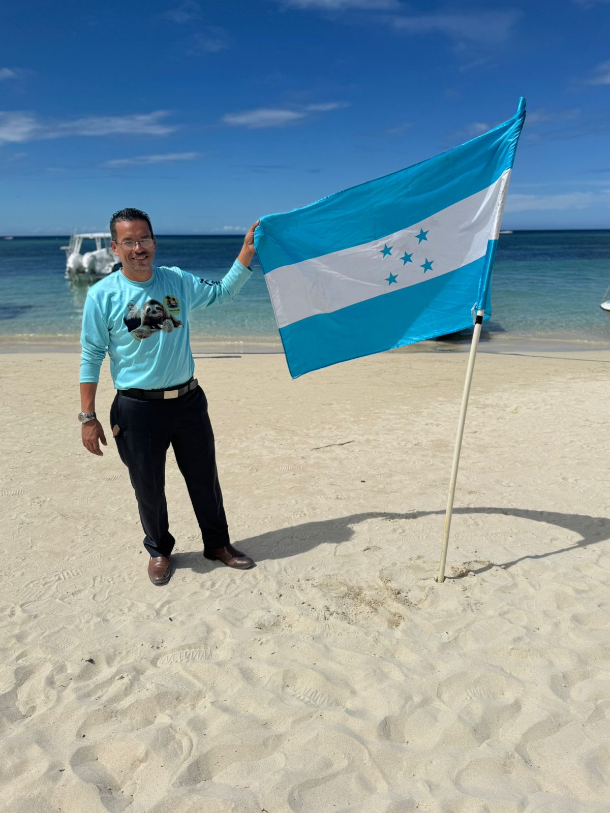 Sloth & Monkey Sanctuary Tour with Island Tour & Beach Break